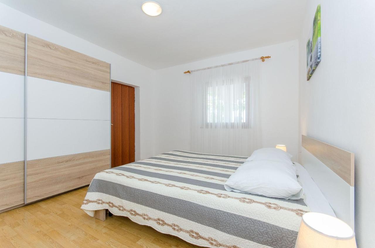 Apartments Goran Vir Eksteriør bilde